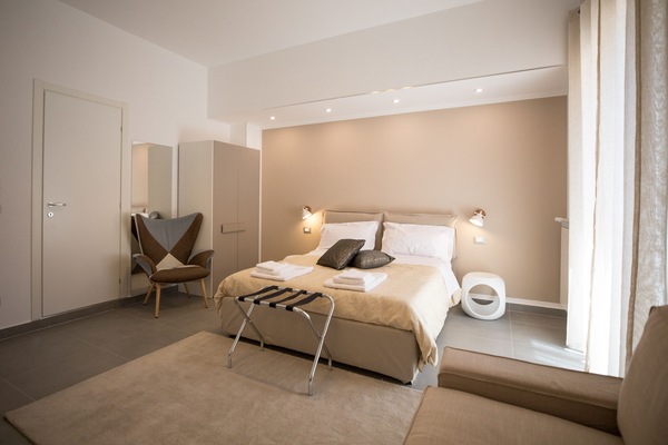 Deluxe Double Room (Terra) | Hypo-allergenic bedding, down comforters, memory foam beds