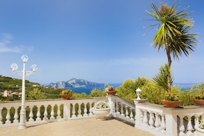 Villa, 6 Schlafzimmer | Terrasse/Patio