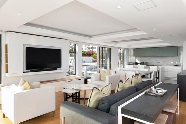 Luxury Apartment | Living area