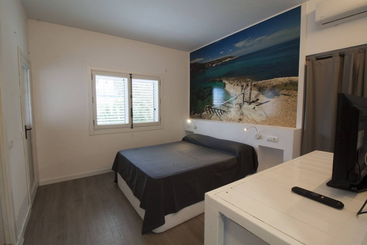 Habitación doble (Sa Punta Negra) | Wifi gratis y ropa de cama