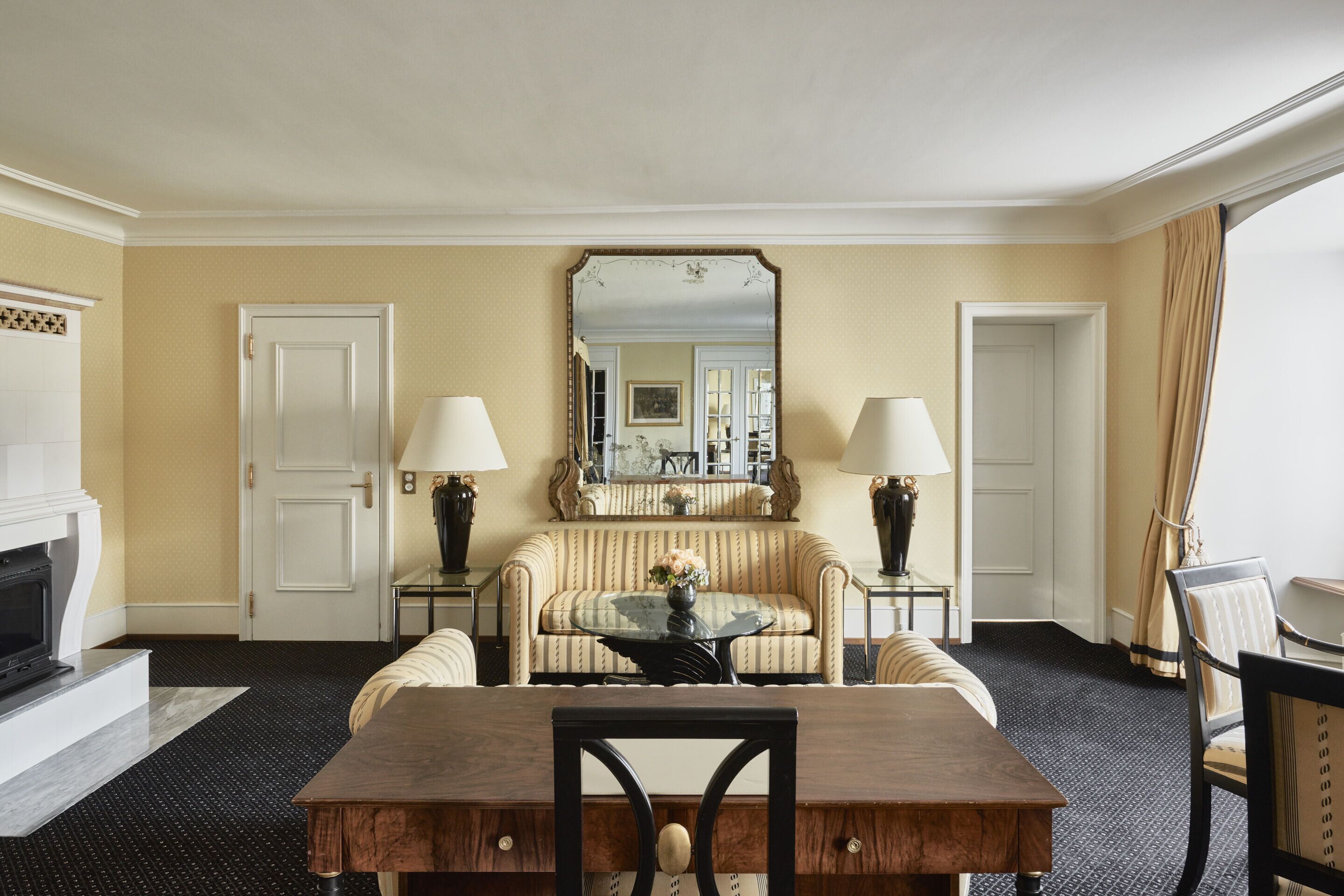 luxury double room (schwanenzimmer) | in-room safe, desk, iron/ironing board, free wifi