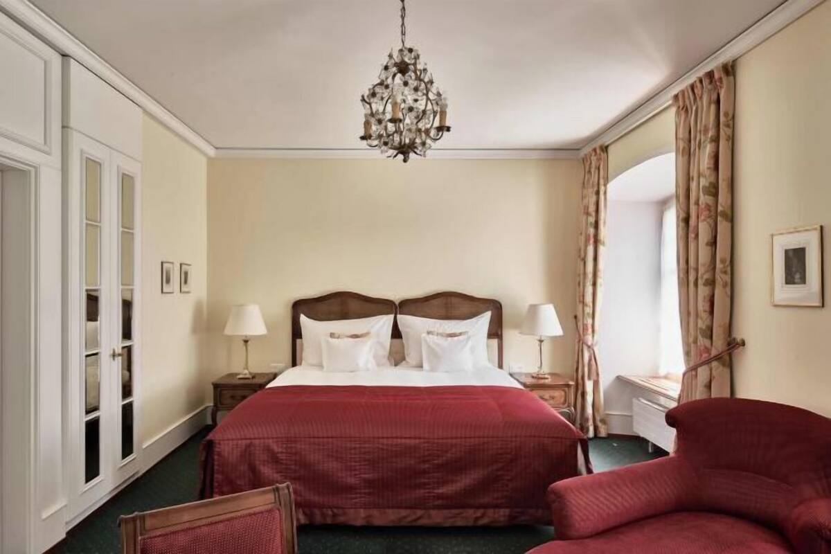 1 chambre, coffres-forts dans les chambres, bureau