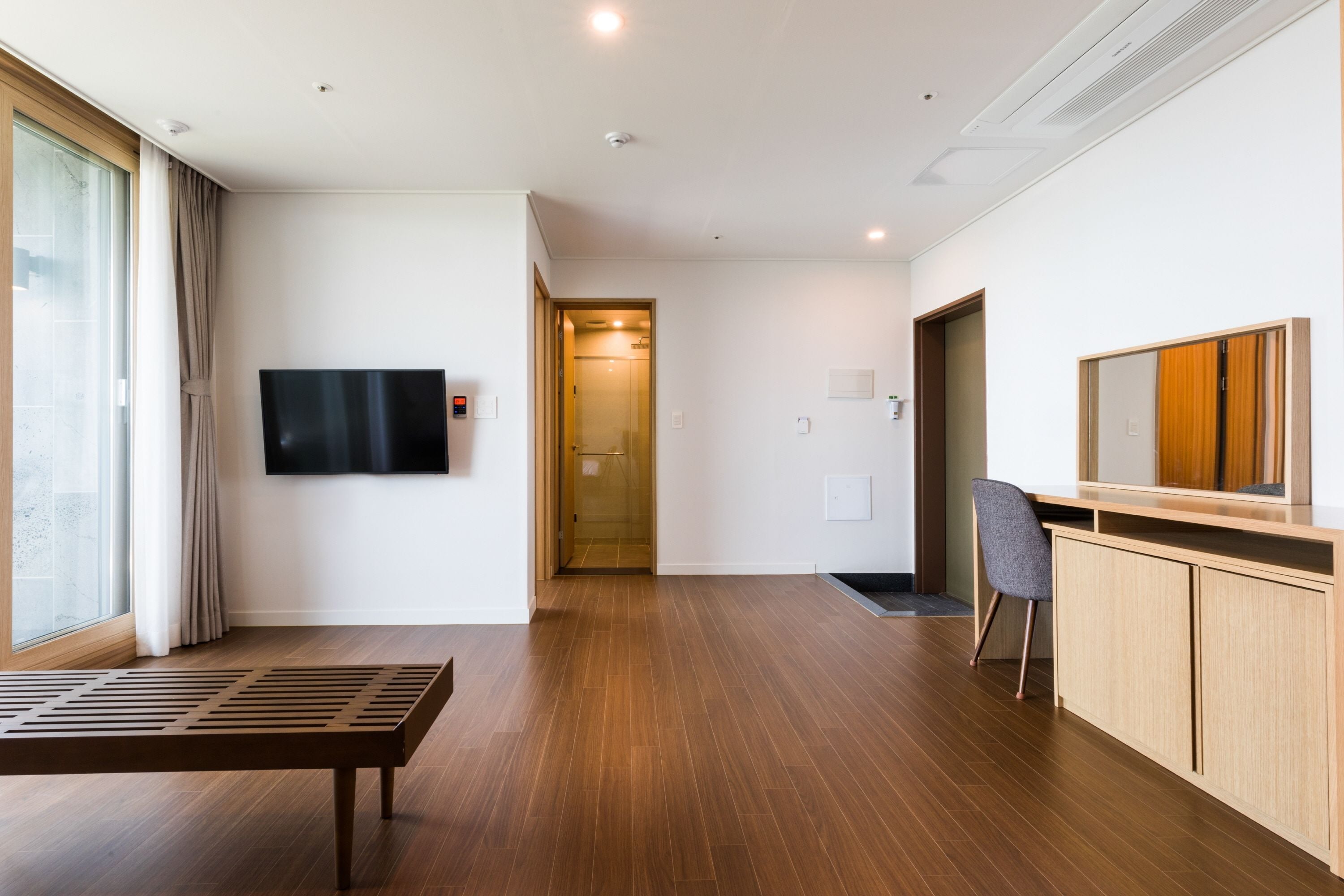 family suite, 1 bedroom, ocean view, beachside | living room | 43-inch lcd tv with cable channels, tv