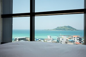 Classic Suite, 1 Bedroom, Ocean View, Beachside - Simple cooking available from minimum 3-night stay | Vue de la chambre