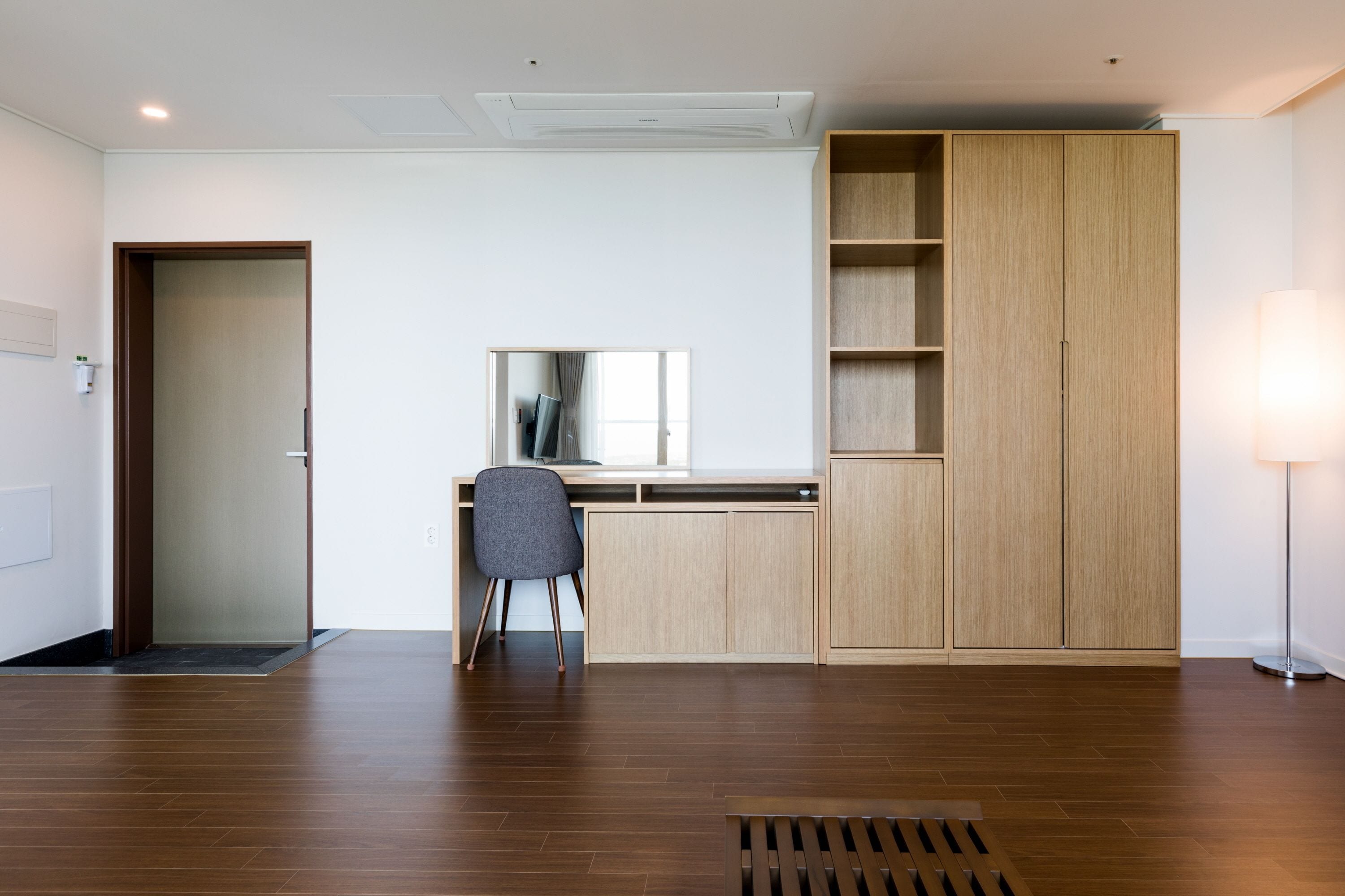 family suite, 1 bedroom, ocean view, beachside | living room | 43-inch lcd tv with cable channels, tv