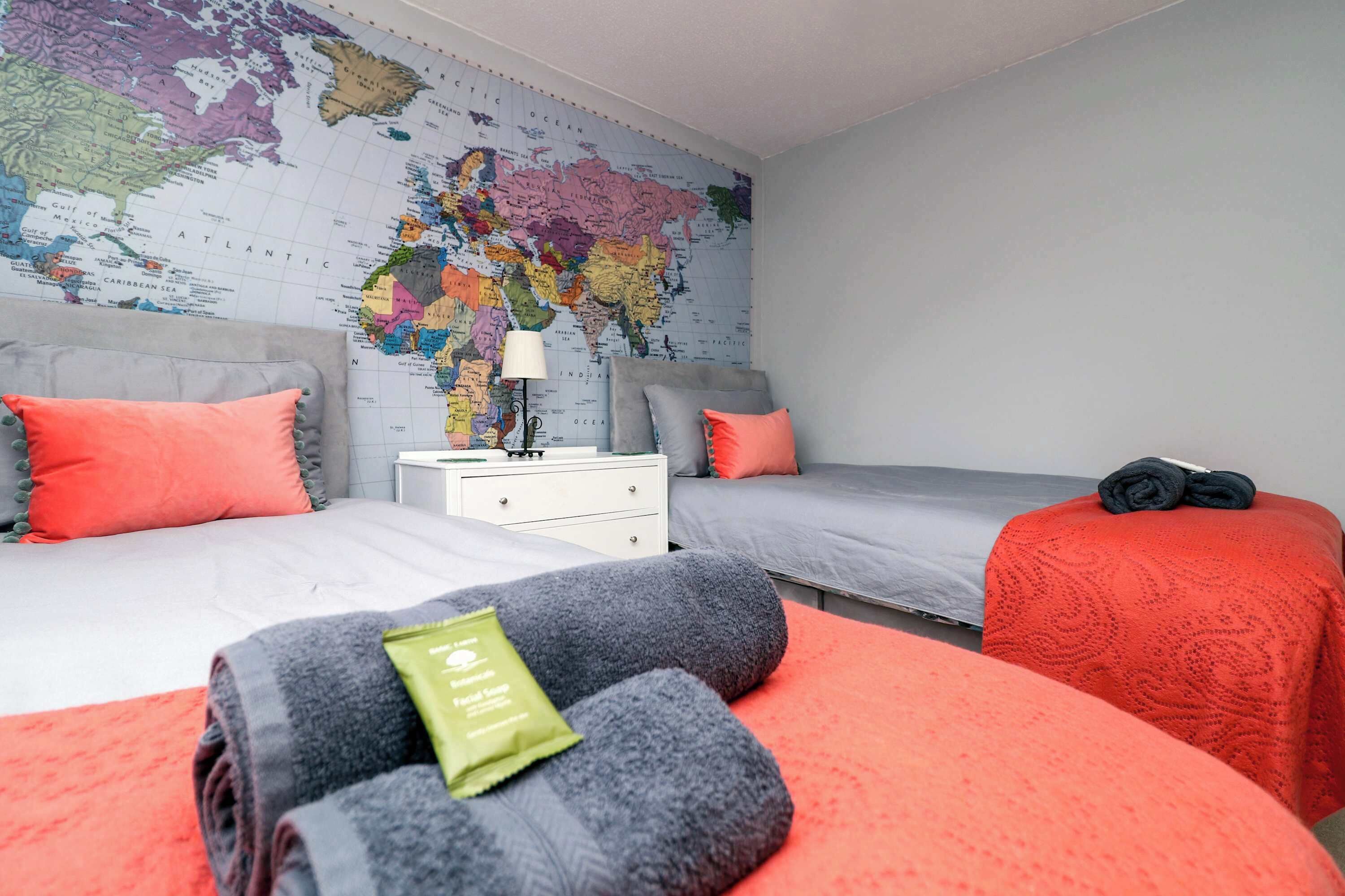 3 bedrooms, desk, iron/ironing board, WiFi