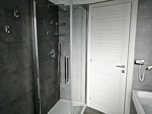 Deluxe Suite | Bathroom shower - Km 0 dal Centro (Pitigliano)