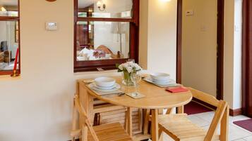 Apartment, Multiple Beds | Interior