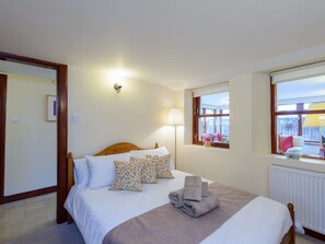 Apartment, Multiple Beds | 2 bedrooms, iron/ironing board, free WiFi, bed sheets