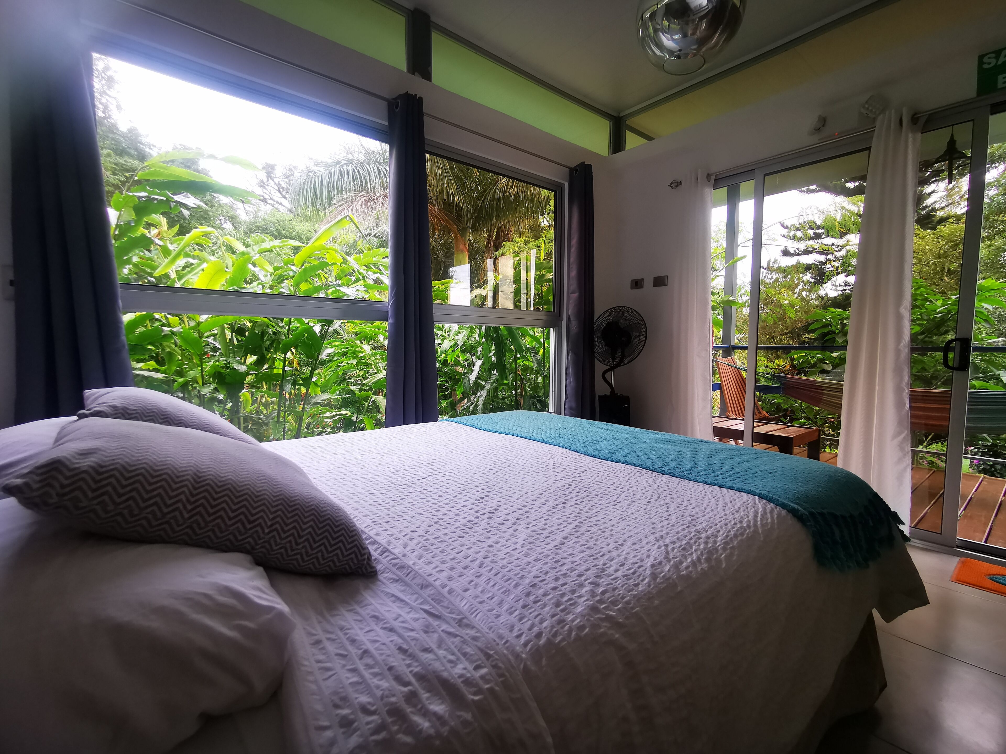 Standard Studio Suite, Kitchenette, Garden View | Hypo-allergenic bedding, down comforters, individually decorated