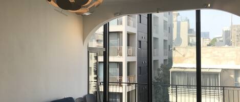 Panoramic Apartment, Multiple Beds, Sea View, Beachfront | Living area