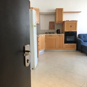 Panoramic-Apartment, Mehrere Betten, Meerblick, Strandnähe | Eigene Küche | Großer Kühlschrank, Mikrowelle, Ofen, Herdplatte