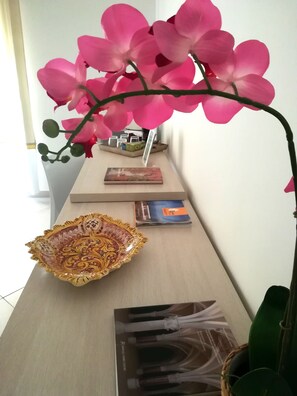 Suite, 1 Bedroom | 1 bedroom, minibar, individually decorated, individually furnished - I Santi Coronati Bed & Breakfast (Syracuse)