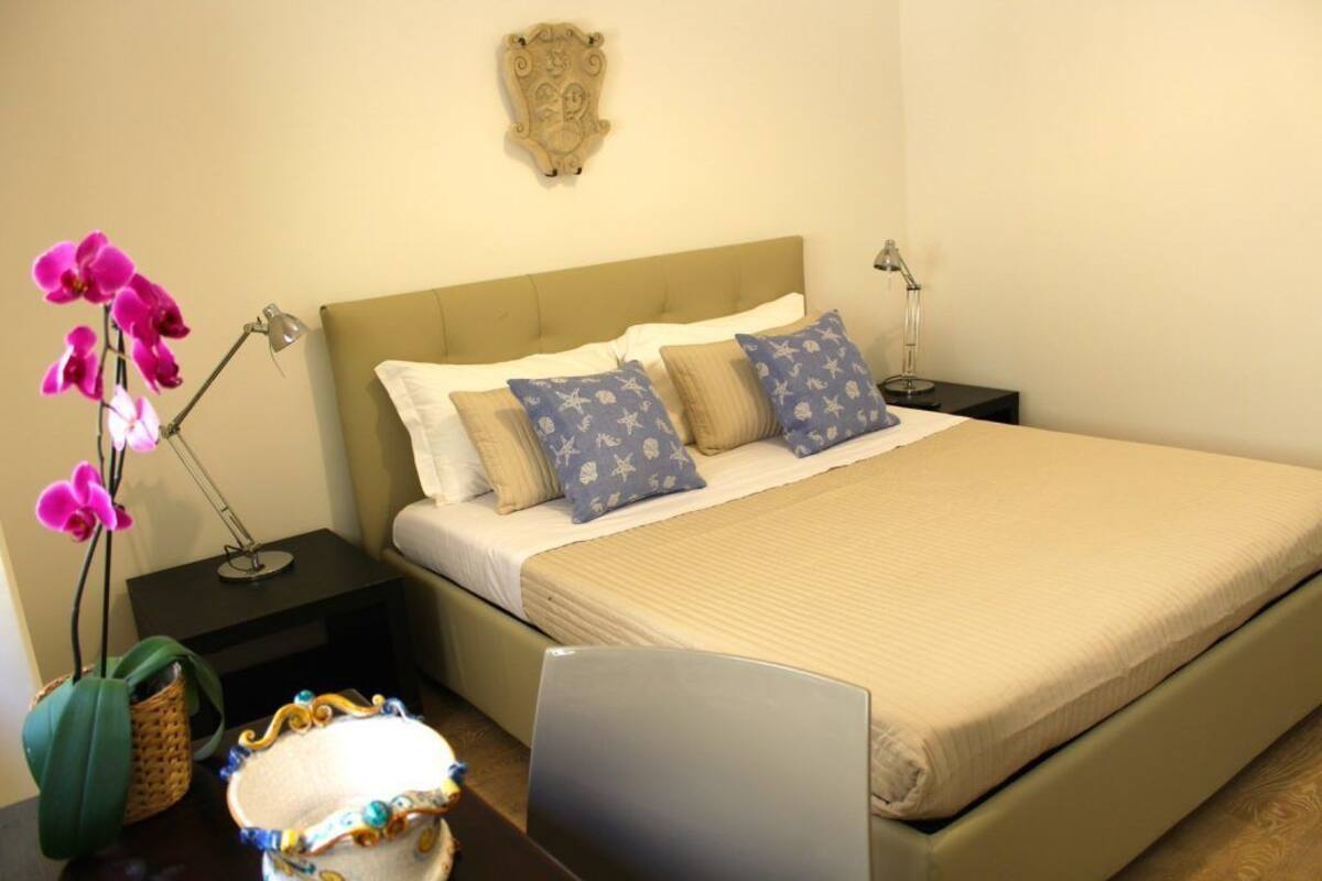 1 bedroom, minibar, desk, rollaway beds