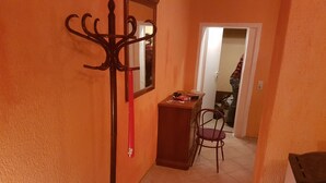 Interior entrance - Ferienwohnung Grün (Markkleeberg)