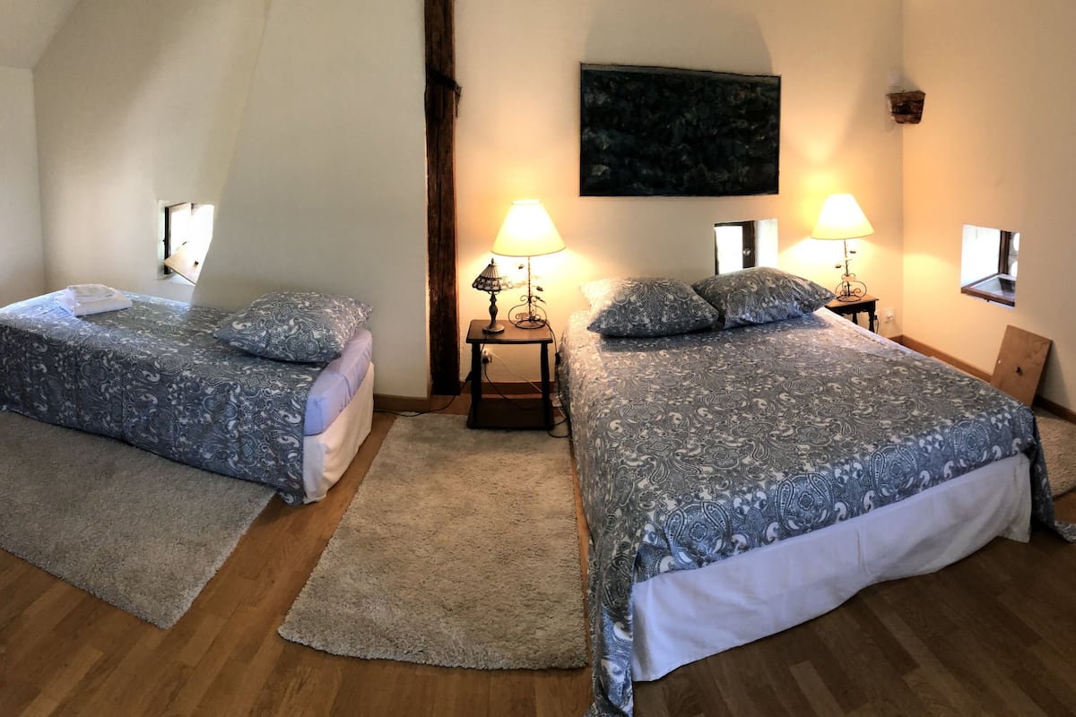 Traditional Triple Room (Tuffeau)