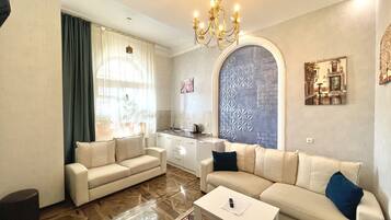 1 bedroom, Egyptian cotton sheets, premium bedding, down duvets