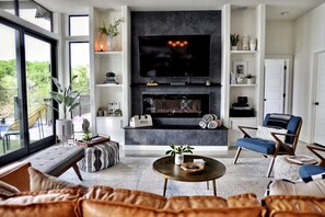TV, fireplace, stereo