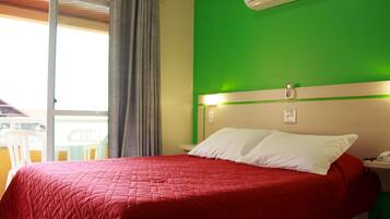 Minibar, caja de seguridad en la habitación y cortinas blackout