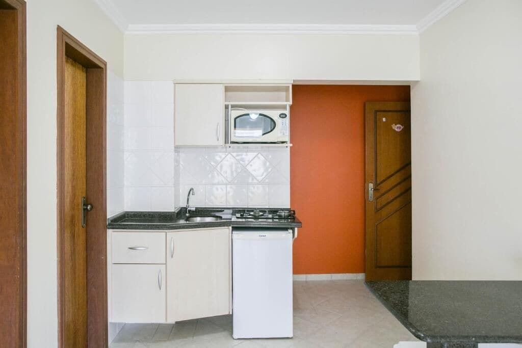 traditional apartment, 1 bedroom, patio, city view | private kitchen