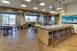 Lobby lounge - Fairfield Inn & Suites by Marriott Houston Brookhollow (Houston)
