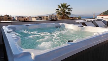 Bồn tắm spa ngoài trời