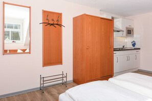 Unclassified image, 2 of 13, button