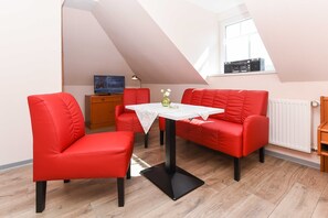 Unclassified image, 3 of 13, button