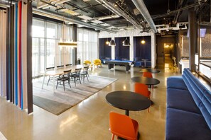 Lobby - Aloft by Marriott Austin Airport (Austin)