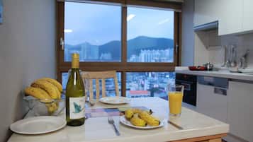 Comfort Apartment | In-room dining