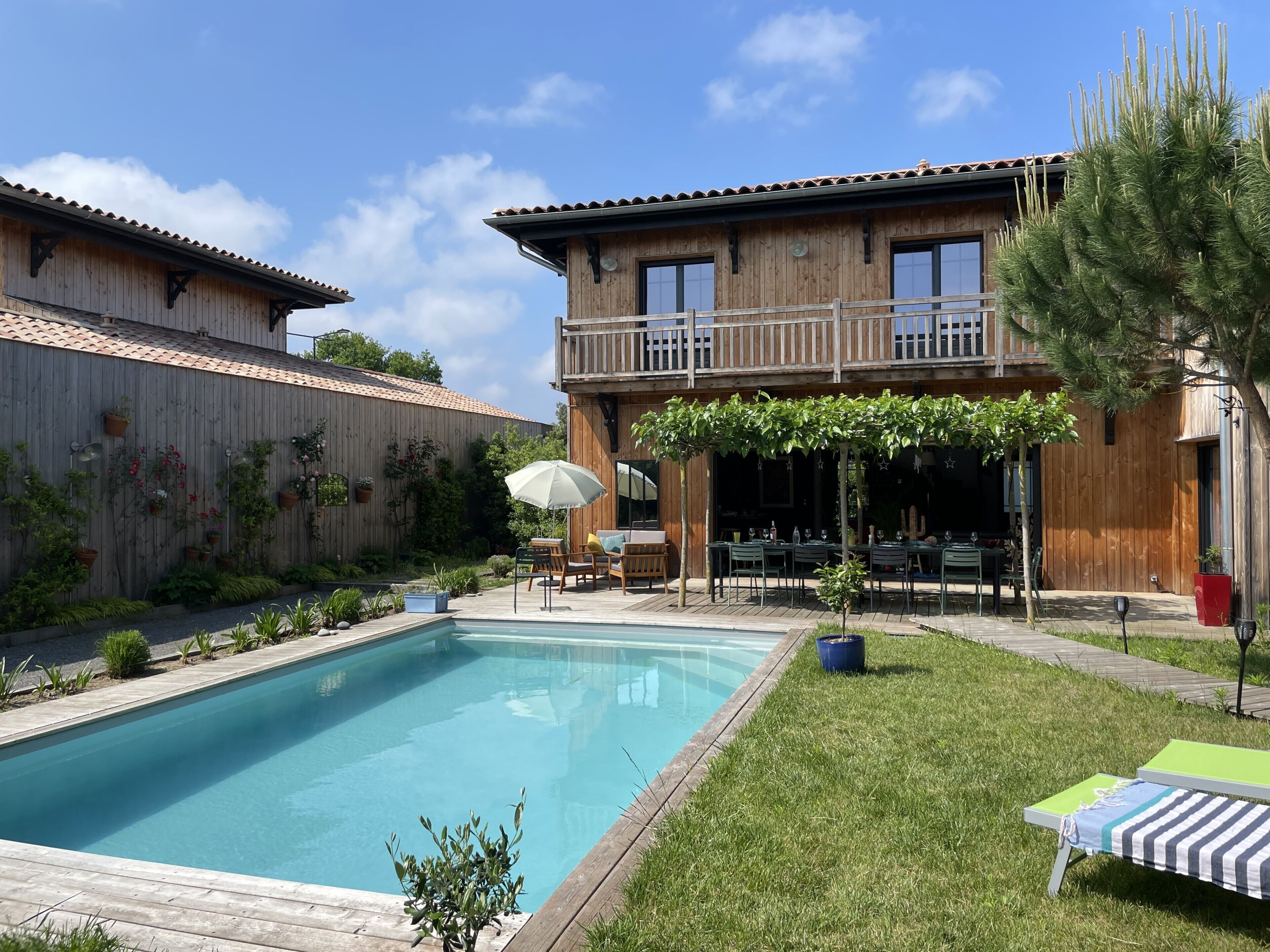 Een verwarmd zwembad