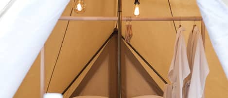 Standard Tent | Seterika/papan seterika, Wi-fi percuma, cadar katil