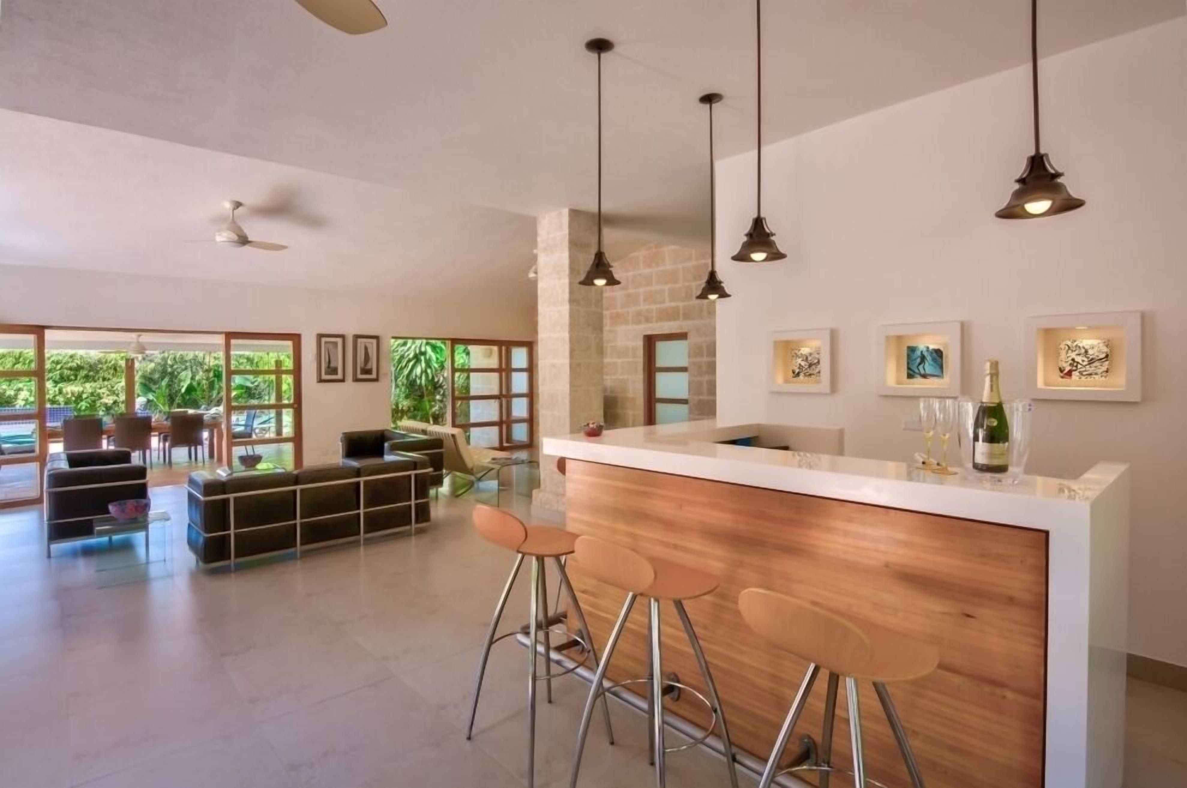 Dishwasher, cookware/dishes/utensils