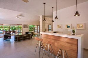 Dishwasher, cookware/dishes/utensils - Villa Thespina on the Beach (Holetown)