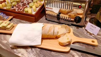 Buffet breakfast for a fee