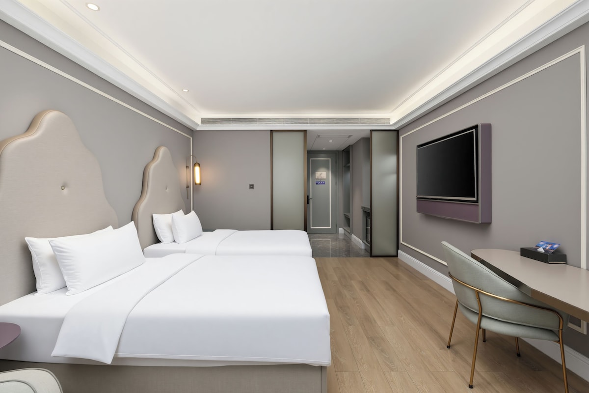 Standard Room, 2 Twin Beds | Minibar, WiFi (free)