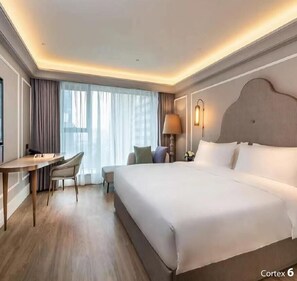 Superior Room, 1 King Bed | Minibar, free WiFi - Mercure Wuhan Yangluo (Wuhan)