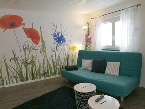 Condo, 3 Bedrooms, Non Smoking (Dachgeschoss) | Living area | Flat-screen TV - Gästehaus Koblenz (Koblenz)