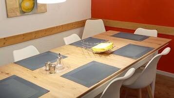 Condo, 5 Bedrooms, Non Smoking (Erdgeschoss) | In-room dining