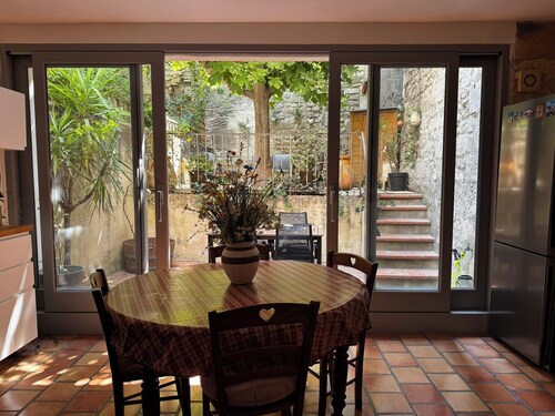 No. 5 - Historic apartment in the heart of the old centre with private garden