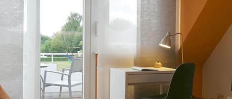 Departamento (kleines Dachgeschoss) | Área de sala de estar | Televisión de pantalla plana