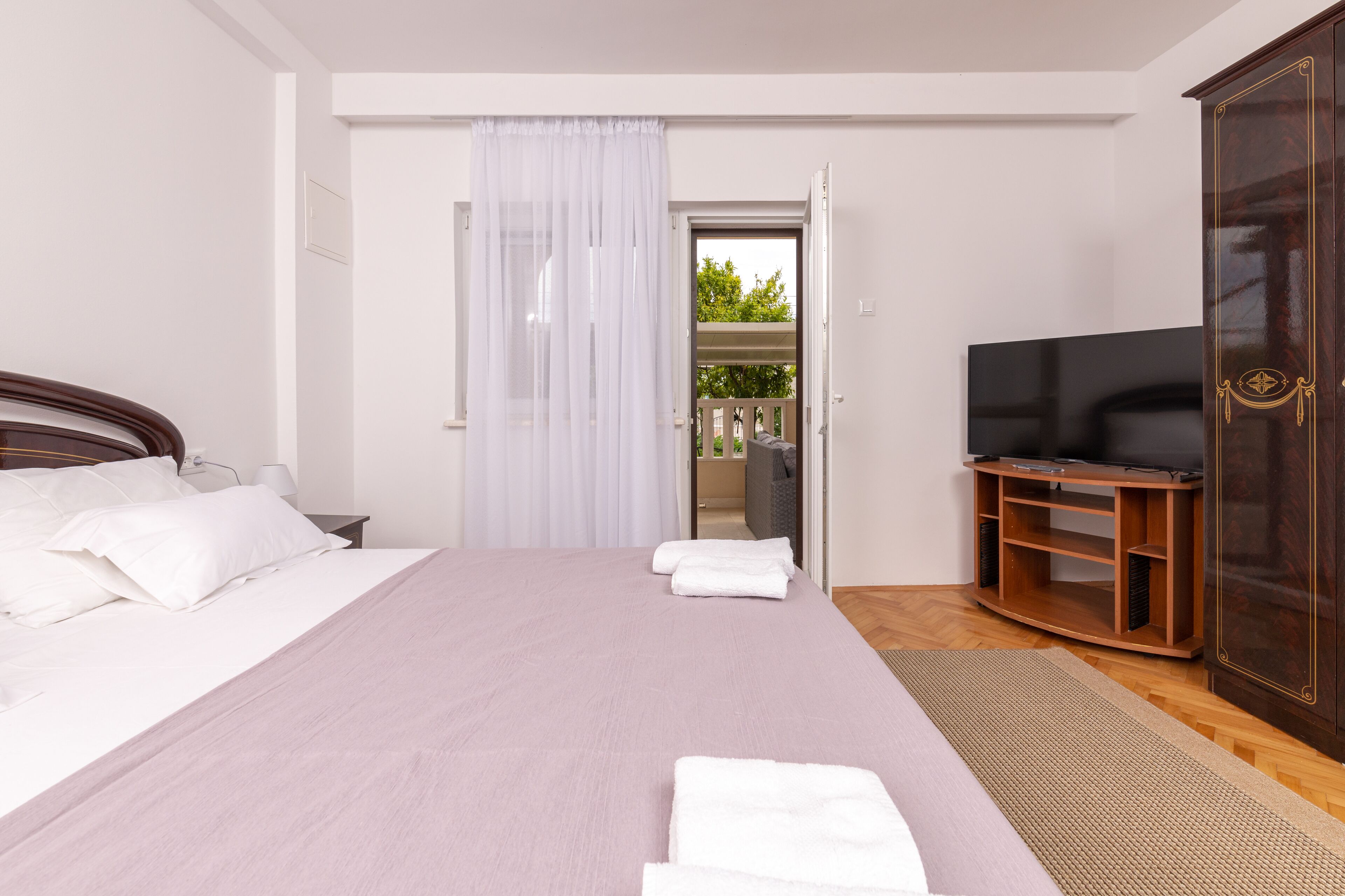 2 dormitorios, tabla de planchar con plancha, wifi gratis y ropa de cama