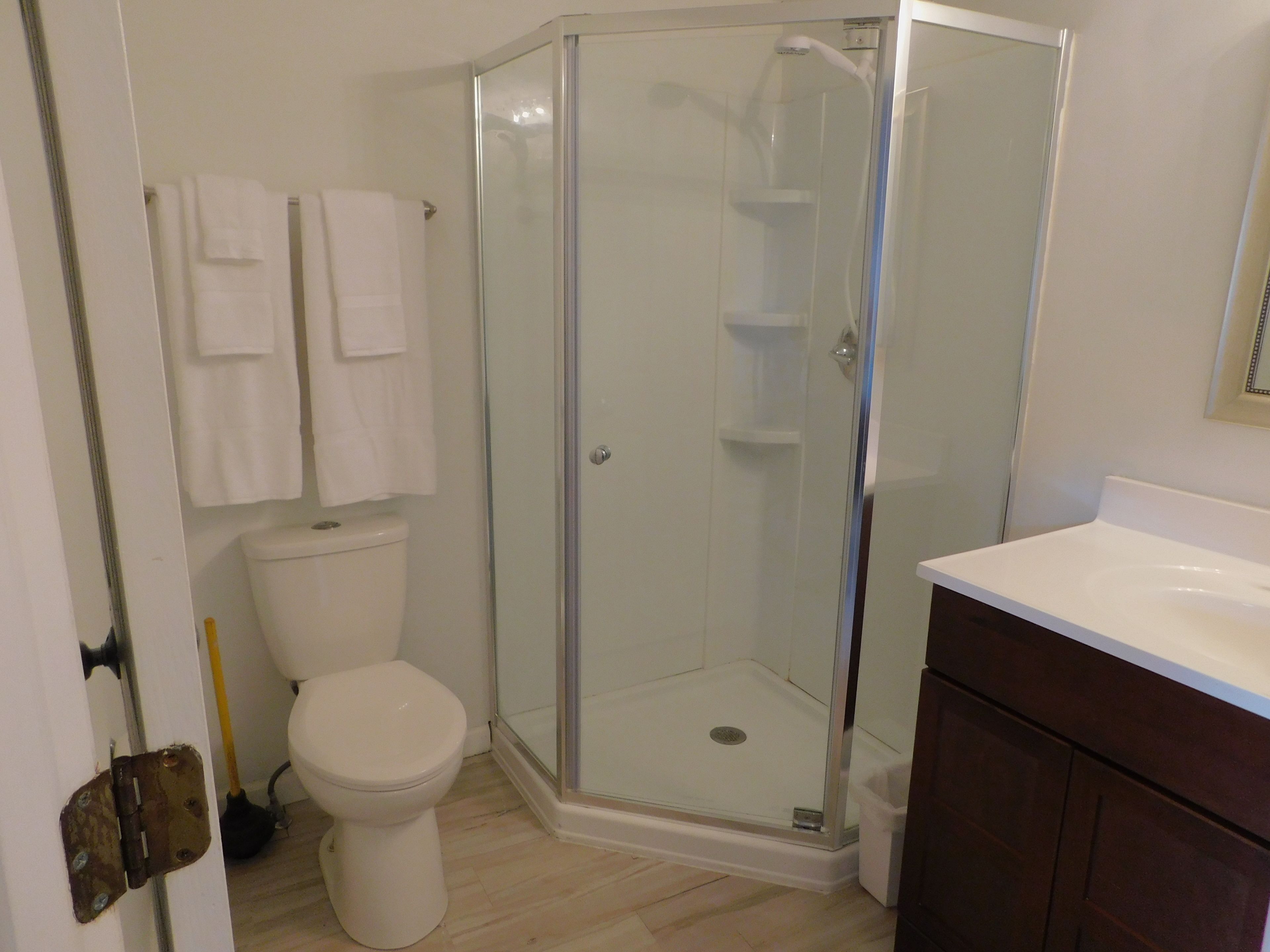 Business Loft | Bathroom | Shower, towels