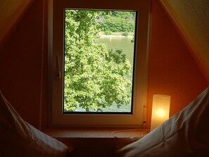 Apartment (5) | Iron/ironing board, cribs/infant beds, free WiFi - Ferienhaus Rheinblick (Koblenz)