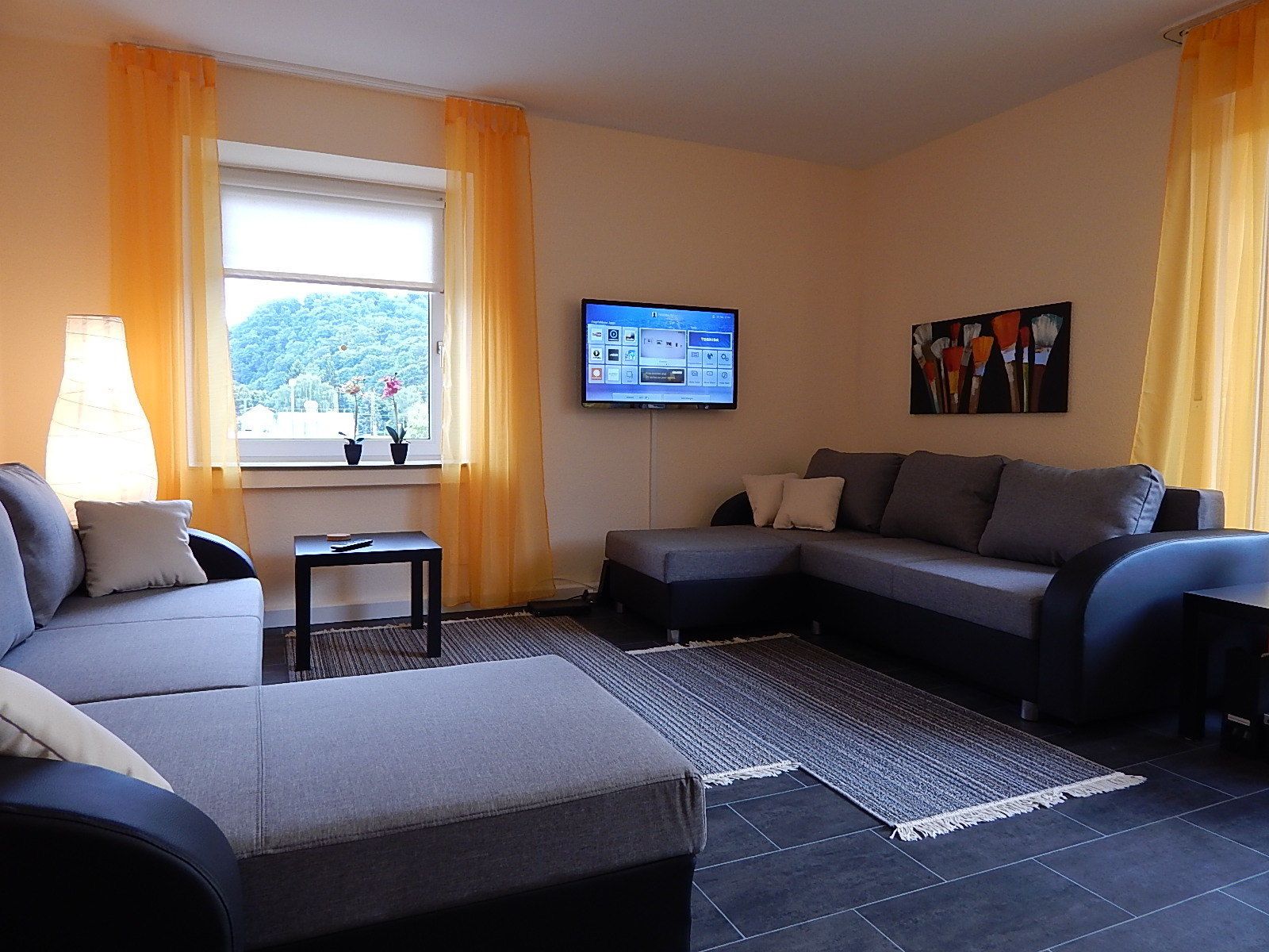 Comfort Apartment, 2 Bedrooms (left) | Living area | Flat-screen TV
