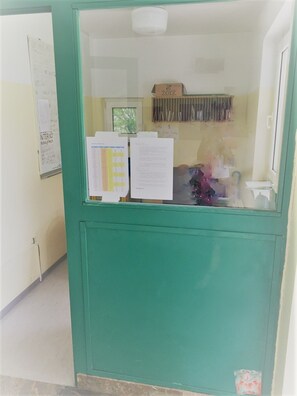 Reception - Summer Residence - Hostel (Ljubljana)