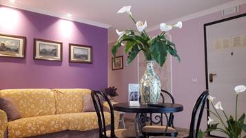 Télévision LED de 32 pouces avec chaßnes numériques