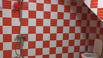 Villa, 3 Bedrooms | Bathroom | Shower, rainfall showerhead, towels, soap
