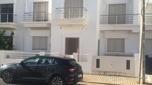 Mặt tiền nơi lưu trú