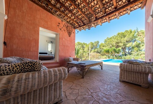 Exclusive Villa in Porroig